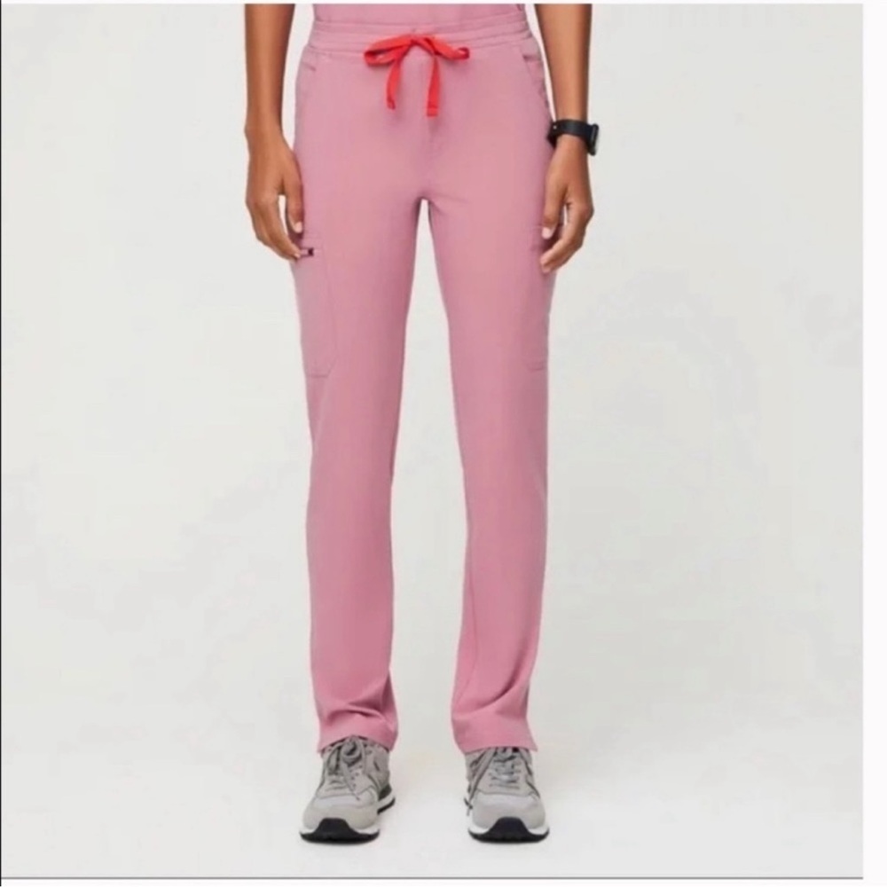Figs Yola Skinny scrub pants in Chalk Pink, Small Petite